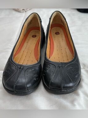 Clarks Unstructured Black Leather Comfort Flats Cushioned Slip-On Shoes 7W